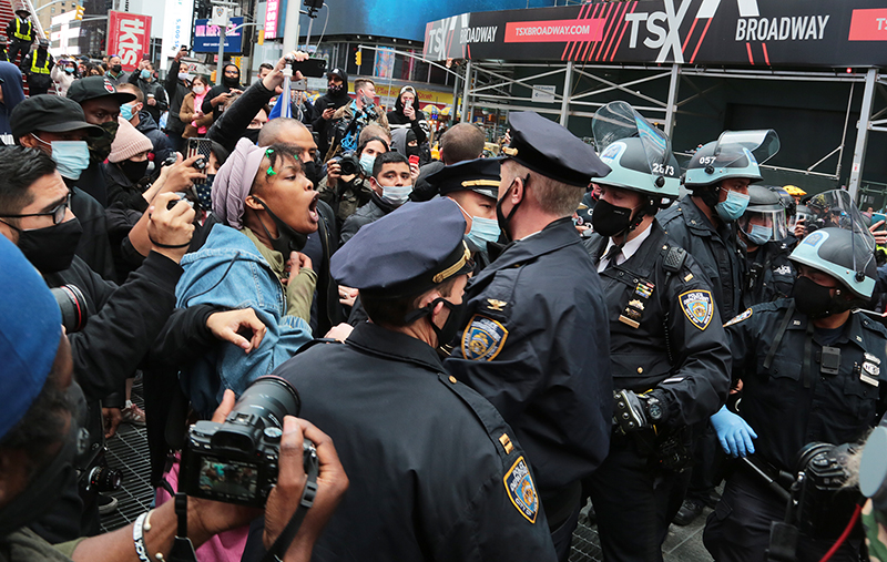 Anti-Trump : Rally : Pro-Trump : New York City : Times Square : Richard Moore : Photographer : Photojournalist